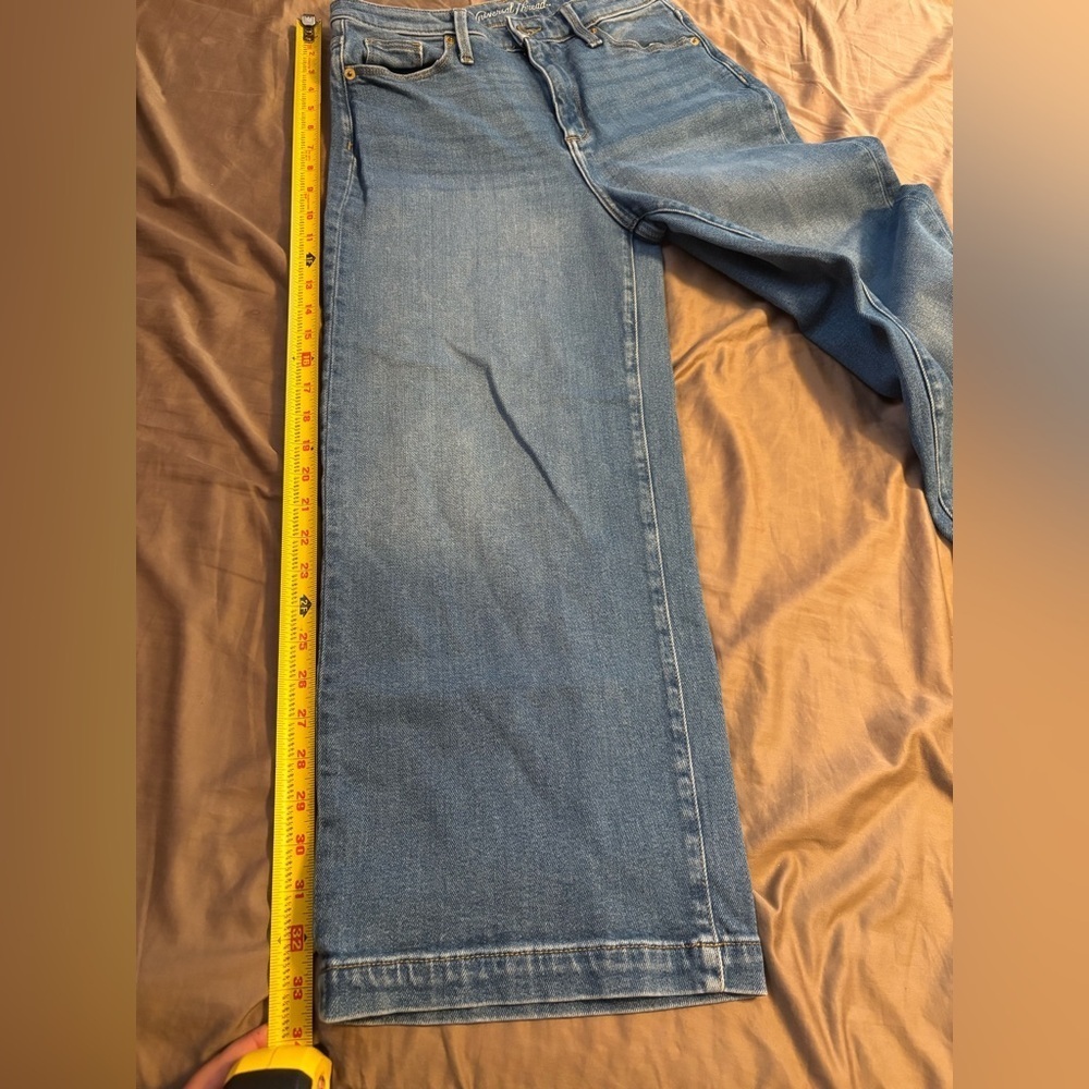 Universal Thread Blue Wide-Leg Jeans - Picture 4 of 8